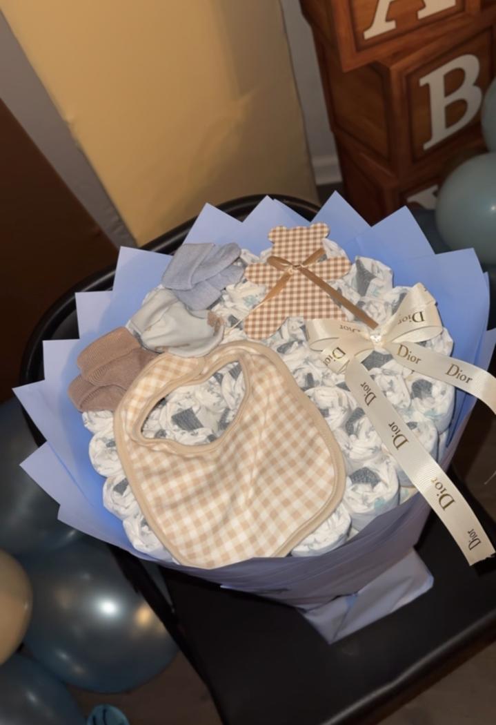 Flessentials diaper bouquet