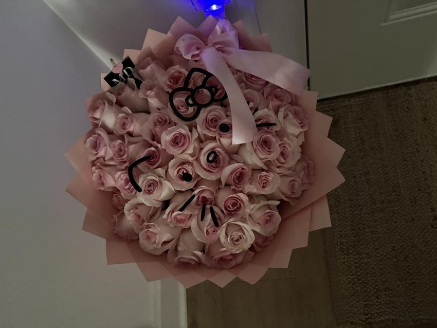 Pink Hello Kitty Bouquet (Black)