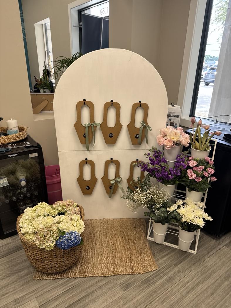 Flessentials bloom bar and floral decor gallery photo 7